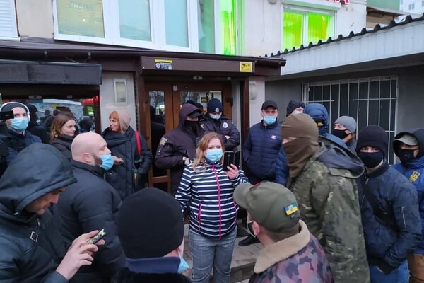 Избитый в Одессе курьер оказался ветераном АТО: над обидчиками устроили самосуд фото 2