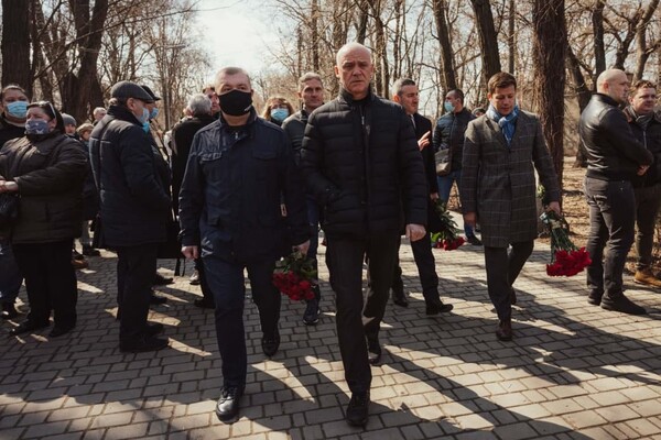 В Одессе простились с Олегом Губарем: его именем хотят назвать улицу фото 4