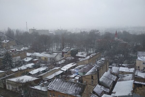 Странный март: в Одессе снова выпал снег фото 6