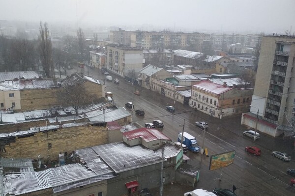 Странный март: в Одессе снова выпал снег фото 7