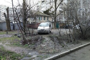 Я паркуюсь как: свежая фотоподборка наглых водителей в Одессе фото 9