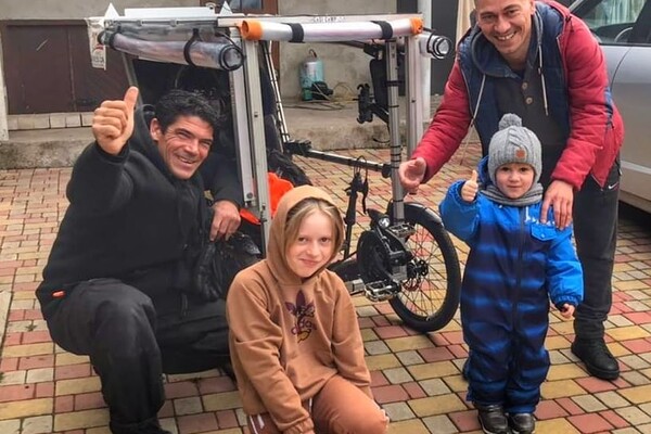 На необычном велосипеде: в Одессу приехал французский путешественник  фото 1