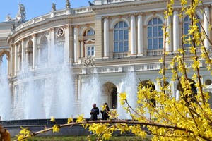Весеннее настроение: в Одессе запустили фонтаны фото 2