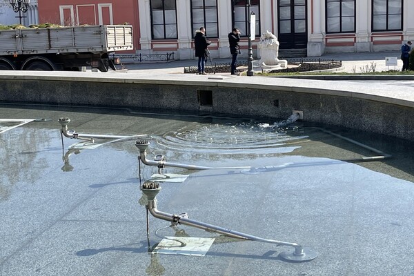 Весеннее настроение: в Одессе запустили фонтаны фото 3