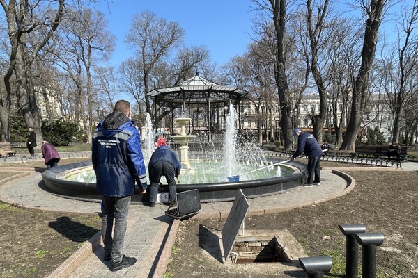 Весеннее настроение: в Одессе запустили фонтаны фото 13