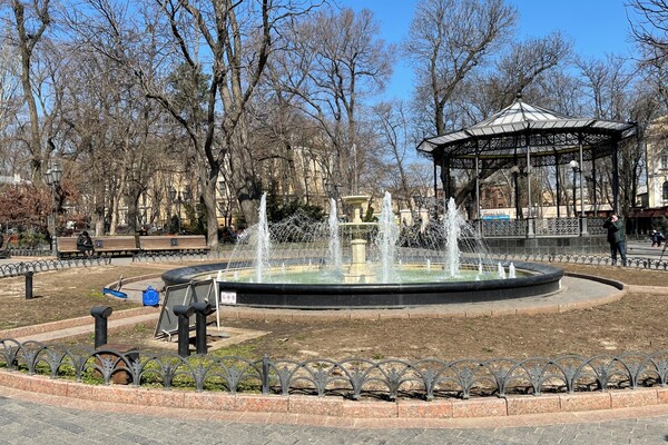Весеннее настроение: в Одессе запустили фонтаны фото 18