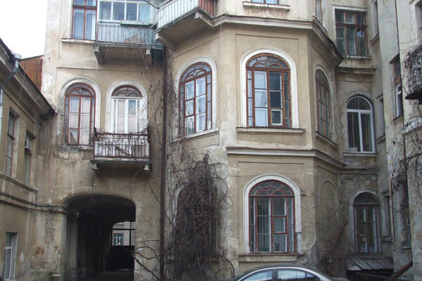 Почти за миллион долларов: в&nbsp;центре Одессы продают старинный дом фото 9