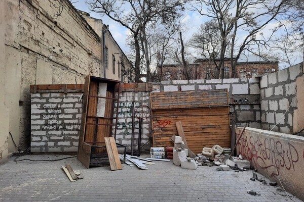 Вопреки всем запретам: в Летнем театре Горсада Одессы началась стройка фото 4