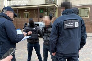 Распространяла порно: в Одессе полицейский за деньги обещал закрыть уголовное дело  фото 1