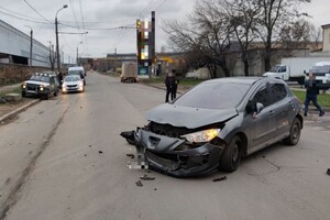 В Одессе столкнулись авто и мотоцикл: пострадал мужчина фото