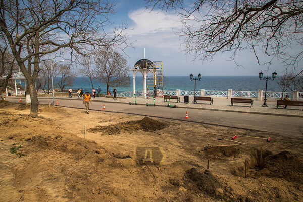 Возле пляжа в Одессе срезали часть склона: что там построят фото 4