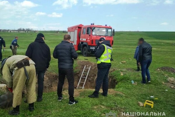 В колодце Одесской области нашли четыре трупа: фото с места трагедии фото