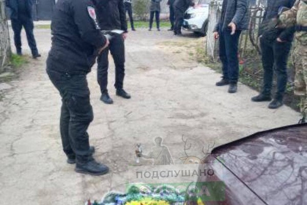 Венок с гранатой: под Одессой преступник случайно подорвал сам себя фото 3