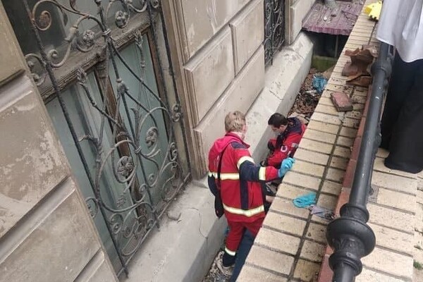 &quot;Героиня дня&quot;: в центре Одессы женщина сбила парковщика фото 1