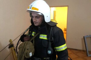 На поселке Котовского загорелась 16-этажка: что известно фото 1