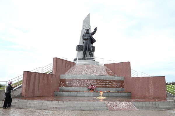 Под Одессой перезахоронили останки воинов: пятеро из них были моряками фото 5