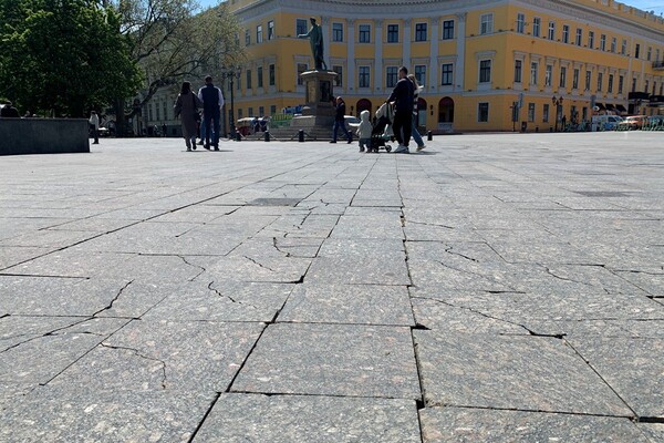 В Одессе начали ремонтировать Приморский бульвар: что там заменят  фото 6