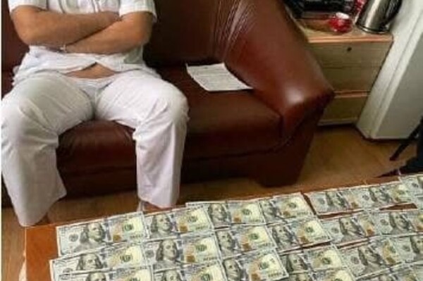 11 тысяч долларов за операцию на сердце: в Одессе поймали на взятке хирурга фото 3