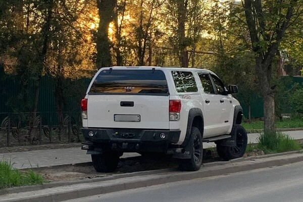 Я паркуюсь как: свежая фотоподборка наглых водителей в Одессе фото 4