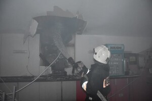 Короткое замыкание: в Одессе загорелся институт Филатова фото 1