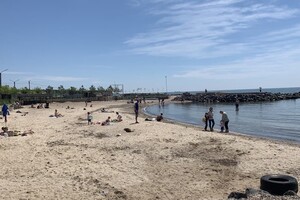 Пляж в Крыжановке: плюсы, минусы и как проходит подготовка к туристическому сезону  фото 12