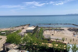 Пляж в Крыжановке: плюсы, минусы и как проходит подготовка к туристическому сезону  фото 52