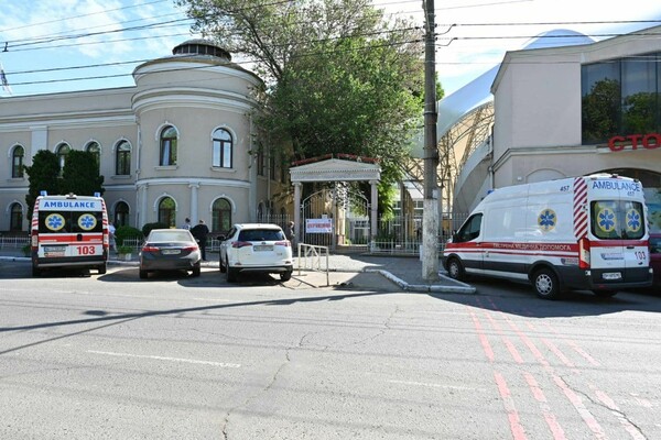 К санитарии много вопросов: в Одессе открыли центр вакцинации от Covid-19 фото 4