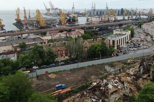 Без всех документов: в центре Одессы ради высоток сносят старинные зерновые пакгаузы фото 2
