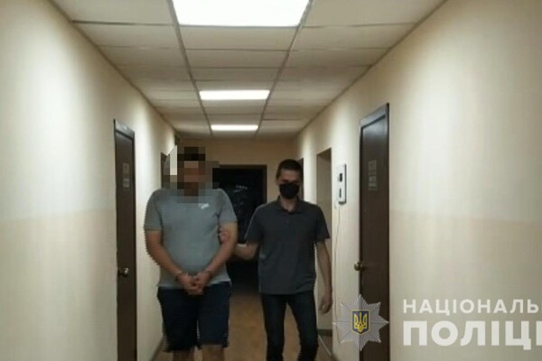 Душил до потери сознания: в Одессе задержали мужчину, которые жестоко грабил женщин  фото