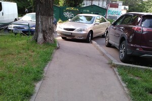 Копы на тротуаре: свежая фотоподборка наглых водителей в Одессе фото 1