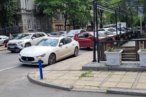 Копы на тротуаре: свежая фотоподборка наглых водителей в Одессе фото 10