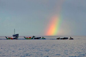 Удивительное явление: в Одессе над морем заметили огромную радугу фото 2