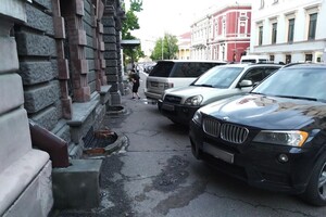 Найдут чем удивить: свежая фотоподборка наглых водителей в Одессе фото 9