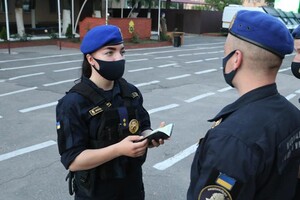 Впервые в Украине: в Одессе женщина-нацгвардеец возглавила патрулирование города   фото 4