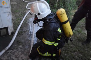 Из-за автохамов: в Одессе спасатели не смогли подъехать к горящей квартире фото 2