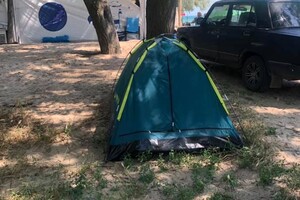 Не отдохнешь: из Лузановки выгоняют туристов с палатками  фото 2