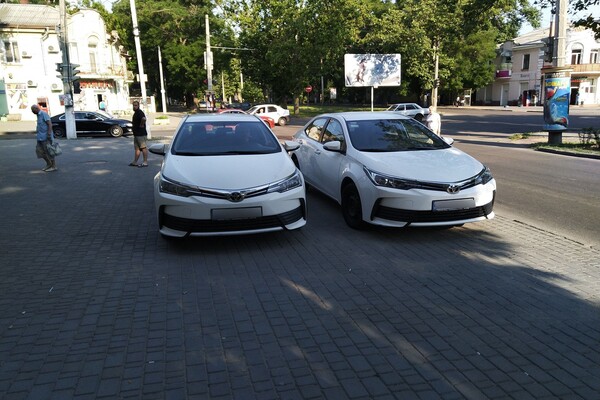 Выкручиваются, как могут: свежая фотоподборка наглых водителей в Одессе фото 2