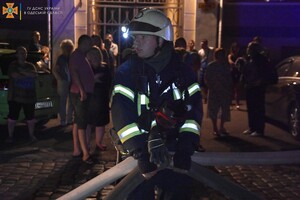 В Одессе горели ресторан и жилая квартира: спасли десятки людей фото 6