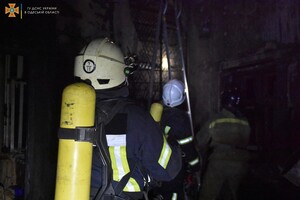 В Одессе горели ресторан и жилая квартира: спасли десятки людей фото 9