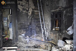 В Одессе горели ресторан и жилая квартира: спасли десятки людей фото
