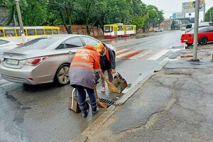 Масштабный потоп: в Одессе не ходит часть общественного транспорта фото 5