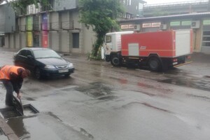 Масштабный потоп: в Одессе не ходит часть общественного транспорта фото 6