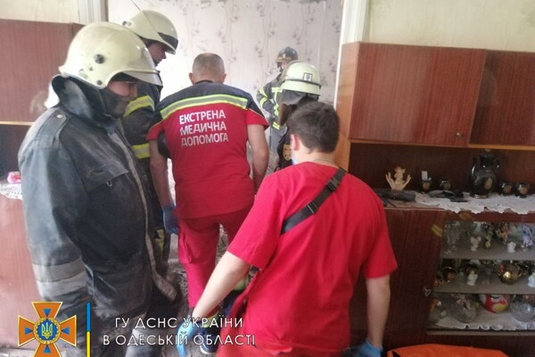 В жилой квартире на Молдаванке рухнул потолок: есть погибшие фото 1