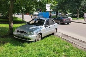 Штрафы не напугали: свежая фотоподборка наглых водителей в Одессе фото 9
