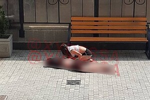 На глазах у прохожих: в Одессе парень выпрыгнул с балкона на 14 этаже фото