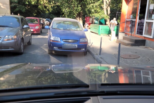 С фантазией все в порядке: свежая фотоподборка наглых водителей в Одессе фото 12