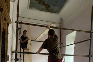 В Одессе сняли с потолка 120-летнюю картину: что с ней сделают фото 2