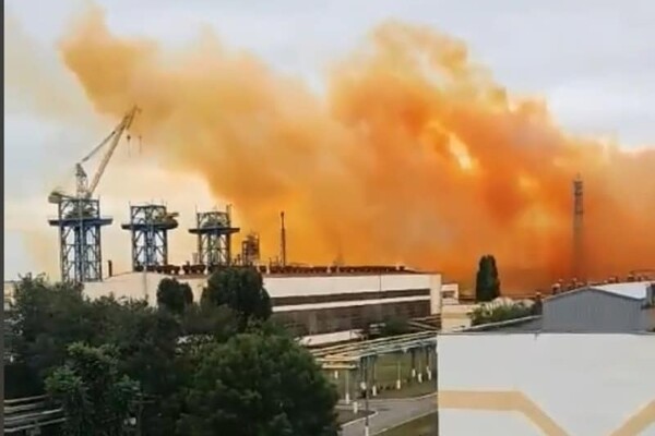 Взрыв на химзаводе: угрожают ли Одессе кислотные дожди фото 1