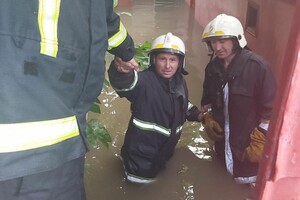 Ливень затопил дома одесситов: больше всего досталось Пересыпи  фото 4