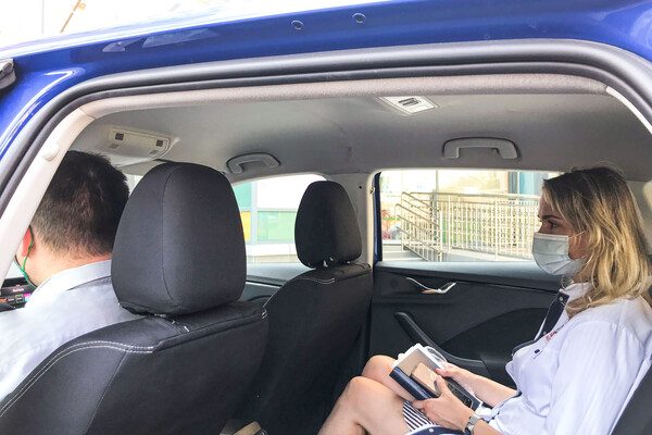 Боимся, но благодарим: как коронавирус изменил отношение к врачам фото 1